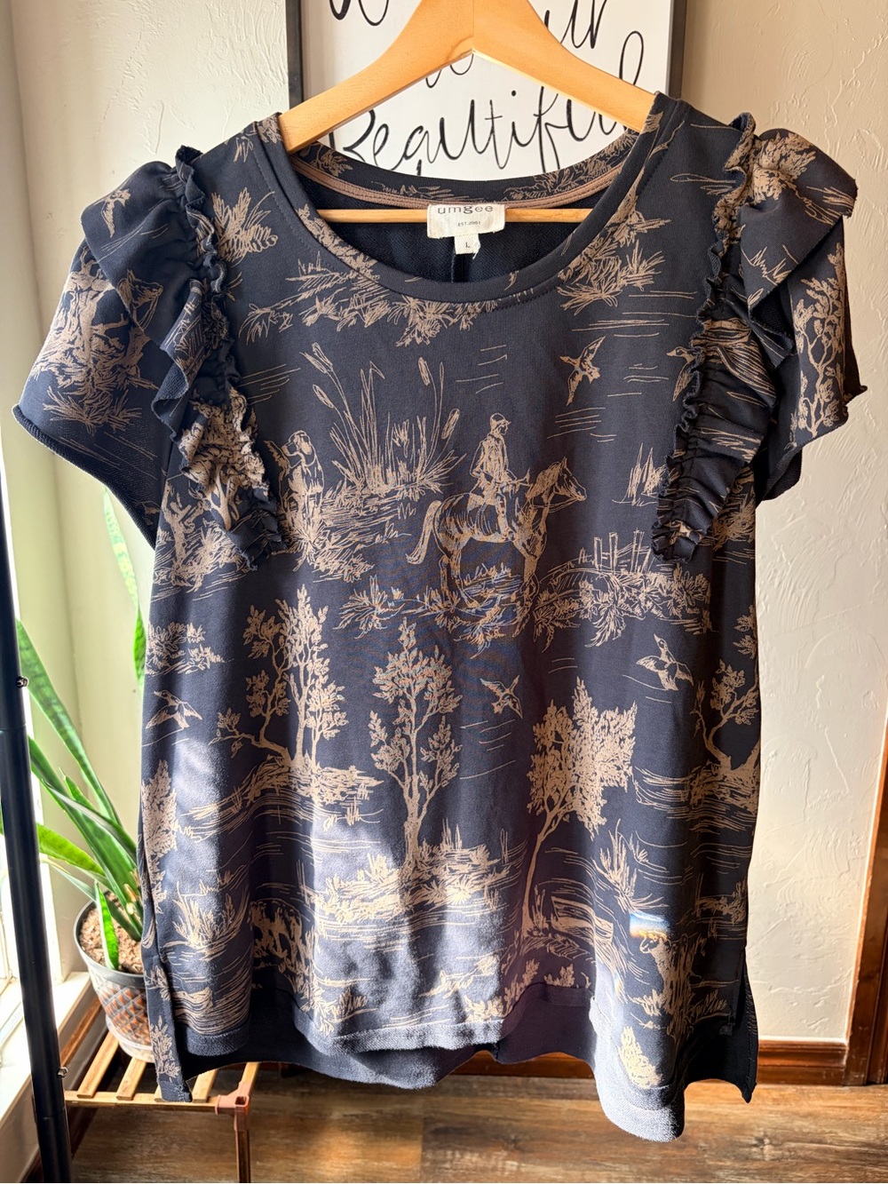 Umgee Dark Gray& Tan Ruffle Sleeve Scenic Toile-style Print Top
